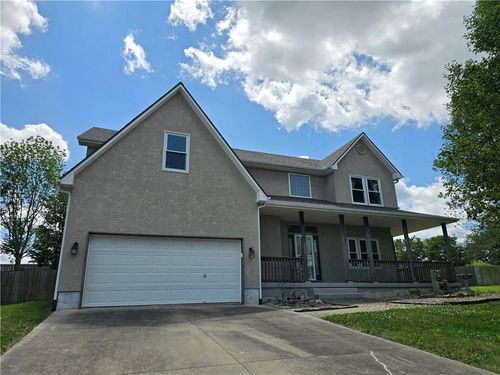 2305 Se Horseshoe Dr, Oak Grove, MO, 64075-5315 | Card Image