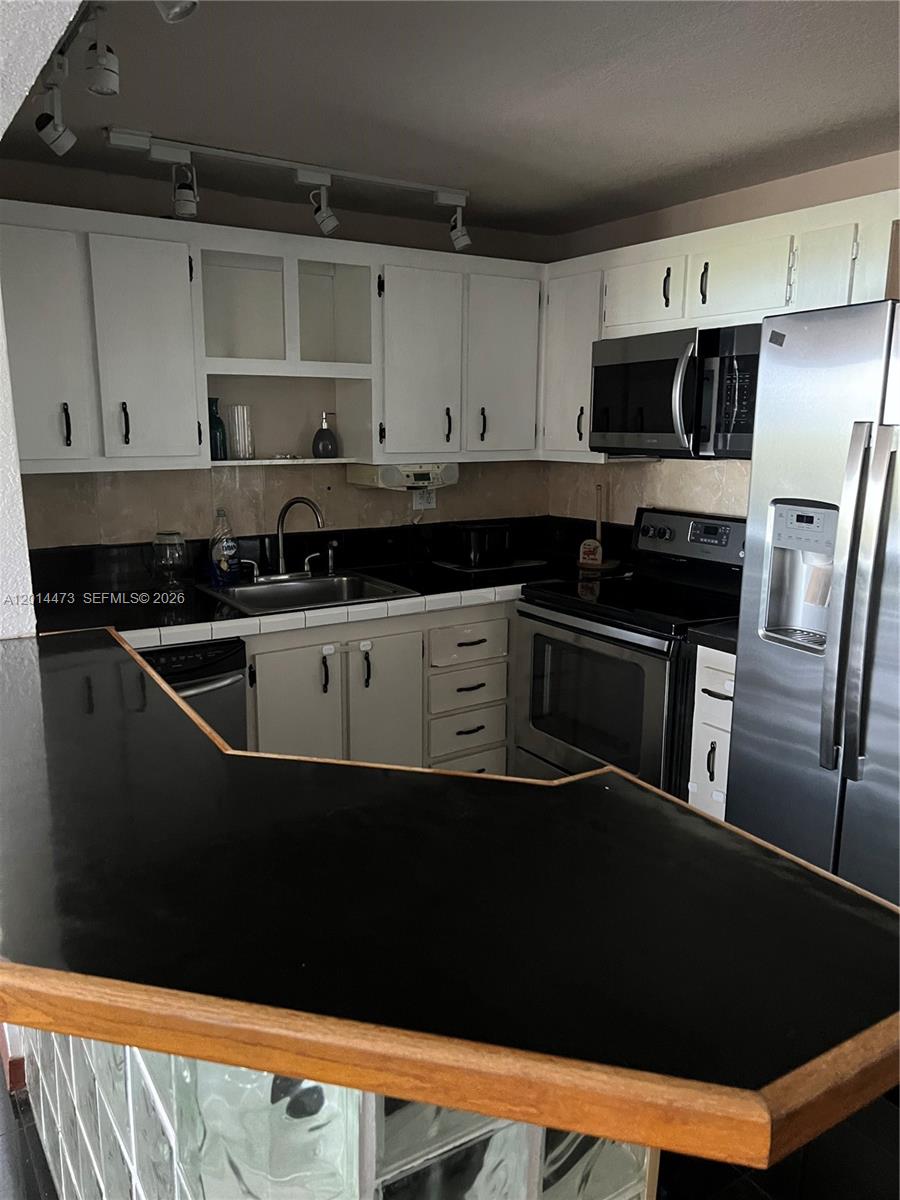 Residential Lease in North Miami 4