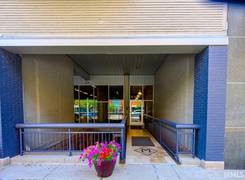 apt-a-323 Main St, Evansville, IN, 47708-1420 | Card Image