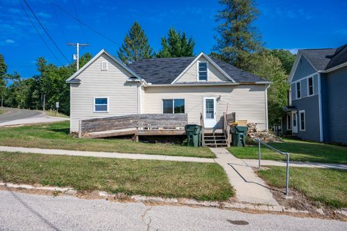 526 N East St, WONEWOC, WI, 53968-9326 | Card Image