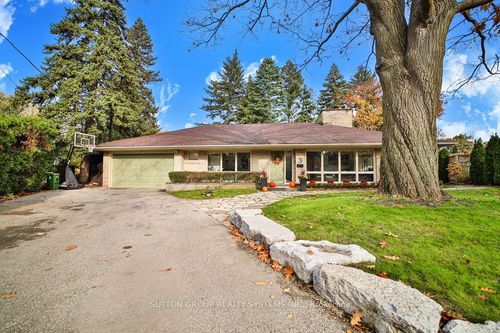 3 Twyford Crt, Etobicoke, ON, M9A1W7 | Card Image