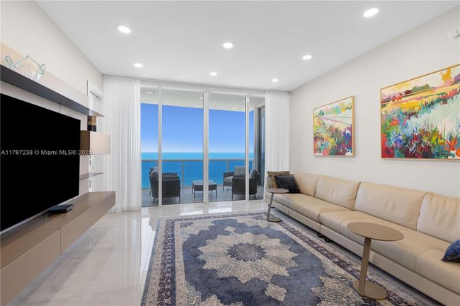 APT-4606 - 18201 Collins Ave, Condo with 2 bedrooms, 3 bathrooms and null parking in Sunny Isles Beach FL | Image 4
