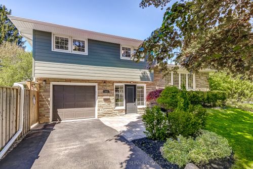 351 Strathcona Dr, Burlington, ON, L7L2E4 | Card Image