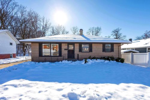 809 Cimarron Dr, Davenport, IA, 52804-4113 | Card Image