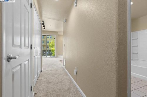 apt-4201-1121 40th St, Emeryville, CA, 94608-3766 | Card Image