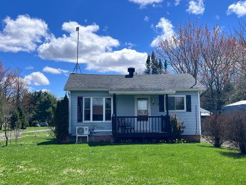 2082 Sandy Hill Rd, L'orignal, ON, K0B1K0 | Card Image
