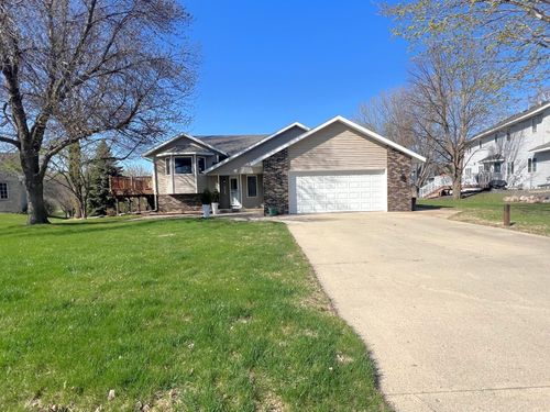 2210 9th Ave Se, Willmar, MN, 56201-4855 | Card Image