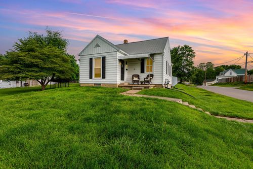12 E Vine St, Jackson, OH, 45640-1232 | Card Image