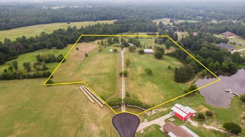 150 Canyon Run Blvd, Huntsville, TX, 77320-2015 | Card Image