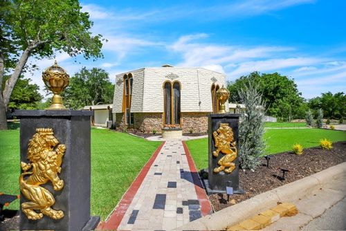 504 Cholla Ct, Fort Worth, TX, 76112-1101 | Card Image