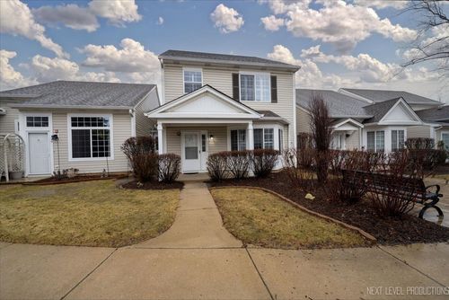 218 E Victoria Circle, North Aurora, IL, 60542 | Card Image