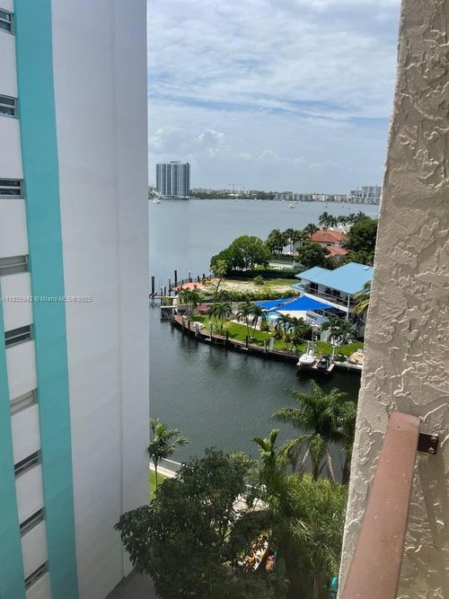 apt-807-2903 Ne 163rd St, North Miami Beach, FL, 33160-4464 | Card Image