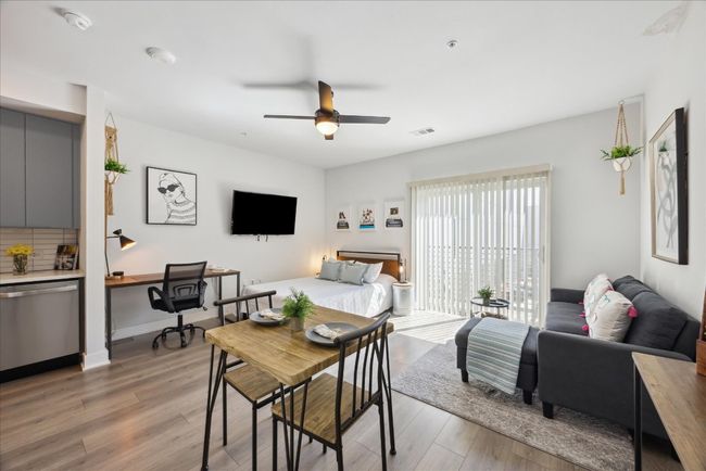 Spacious open floor plan | Image 5