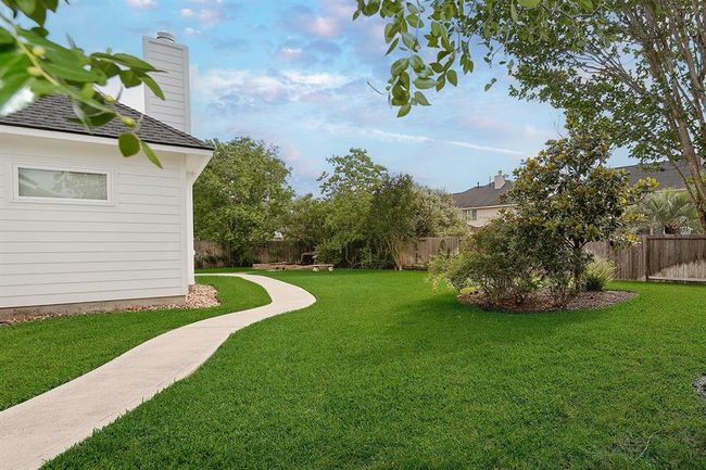 Side yard | Image 31