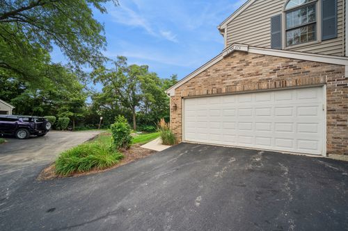 27W175 Emerson Ct, Winfield, IL, 60190-1624 | Card Image