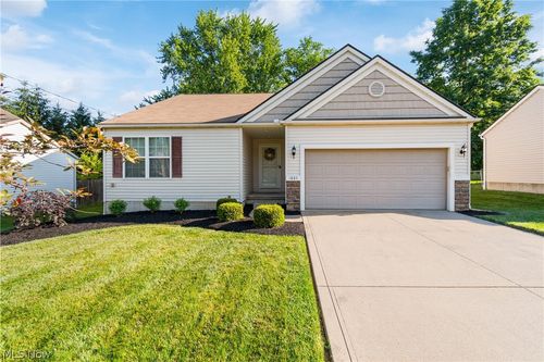 1885 Faye Rd, Akron, OH, 44306-4121 | Card Image