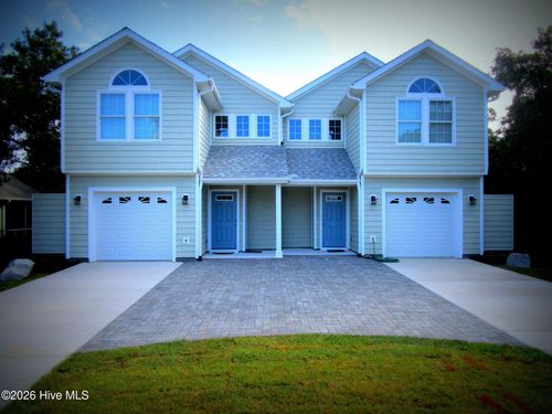 302 Holly St, Emerald Isle, NC, 28594-2817 | Card Image