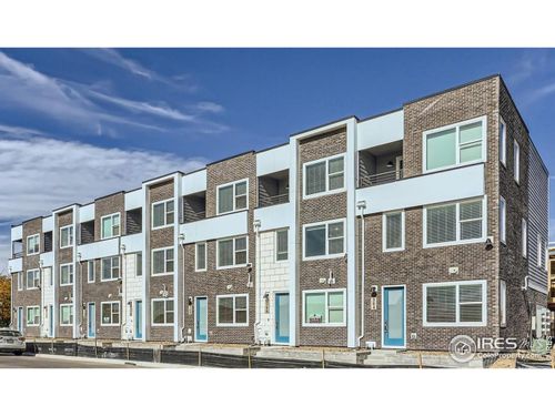 304 Geneva St, Aurora, CO, 80010-4364 | Card Image