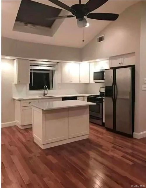 2nd-fl-4803 206th St, Oakland Gardens, NY, 11364-1049 | Card Image