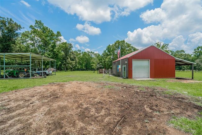 Enclosed Barn and Extra Parking for Farm Equipment. | Image 35