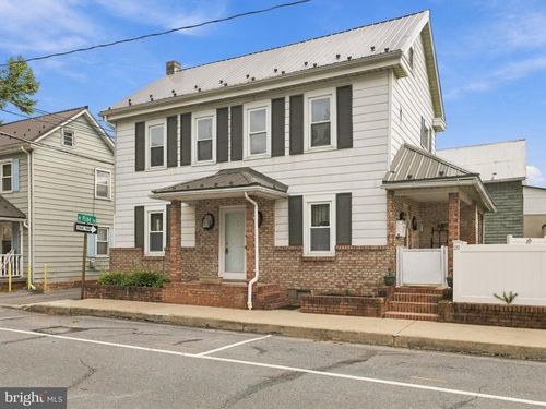 29 N Jefferson St, GREENCASTLE, PA, 17225-1439 | Card Image