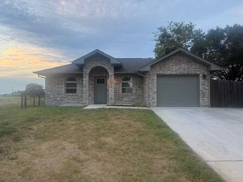 1509 Lakeview Dr, Lockhart, TX, 78644-3237 | Card Image