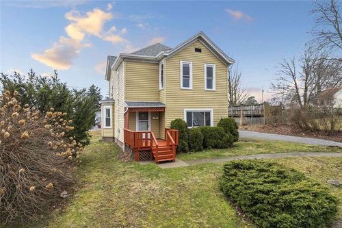 1617 W 9th St, Beaver Falls, PA, 15010-4319 | Card Image