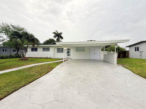 345 Pinehurst Rd, Palm Springs, FL, 33461-1818 | Card Image