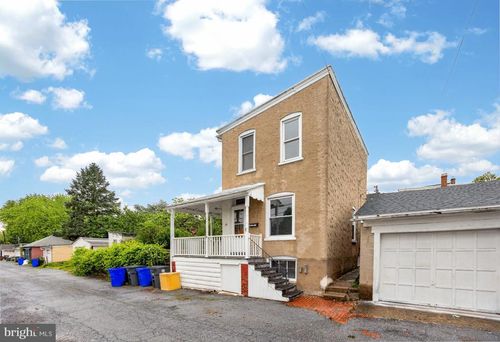 24 E 5th St, POTTSTOWN, PA, 19464-5222 | Card Image