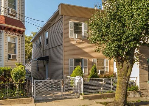 194 Hopkins Ave, Jersey City, NJ, 07306-3518 | Card Image