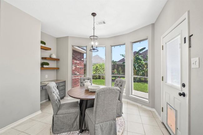 eat in kitchen with study desk | Image 15
