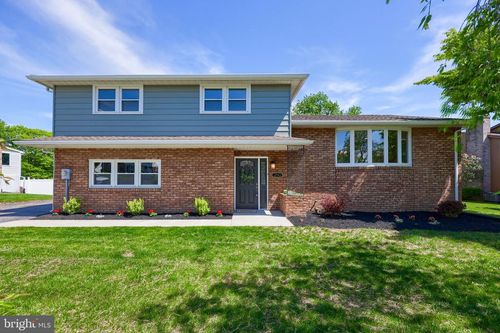 250 Nollyn Dr, Dallastown, PA, 17313-9528 | Card Image