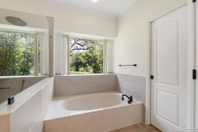 10623 Alta Loma, House other with 3 bedrooms, 3 bathrooms and null parking in Helotes TX | Image 12