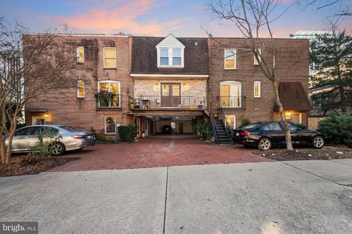 b-1527 N Colonial Ter, Arlington, VA, 22209-1400 | Card Image