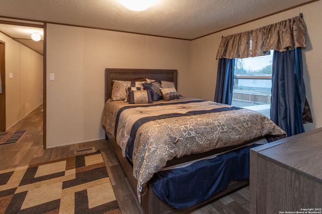2204 Avenue K, House other with 2 bedrooms, 2 bathrooms and null parking in Hondo TX | Image 7