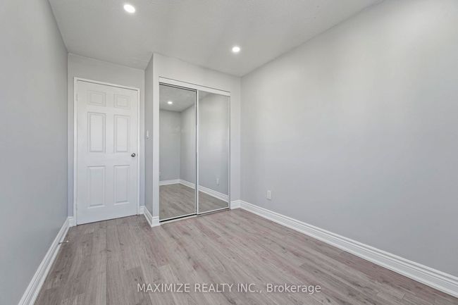192 - 1055 Dundas St E, Condo with 3 bedrooms, 1 bathrooms and null parking in Mississauga ON | Image 8