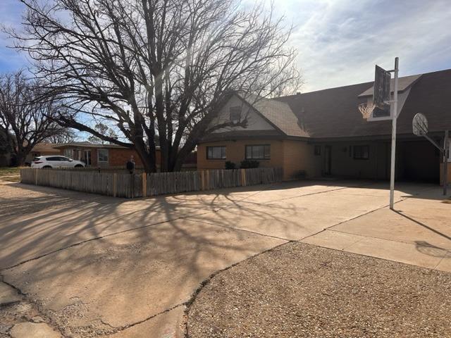 Tate St, Brownfield, TX 79316