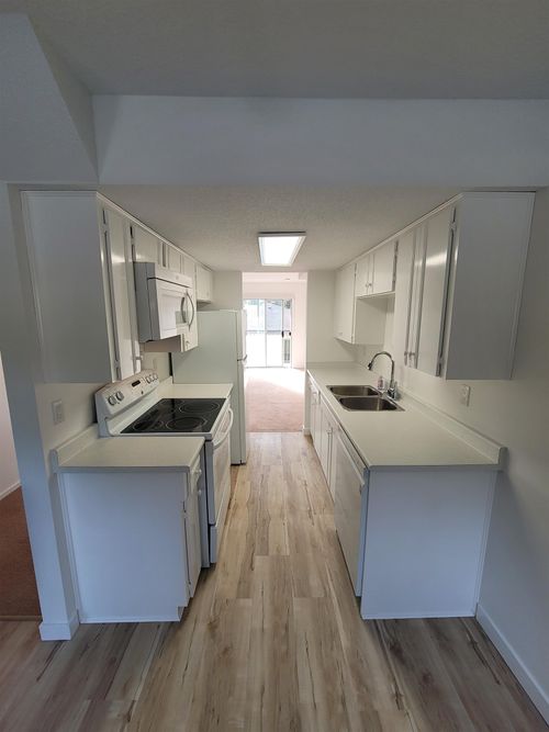 52-27272 32 Ave, Aldergrove, BC, V4W3T9 | Card Image