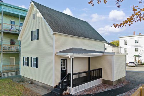 284 Bell St, Manchester, NH, 03103-5404 | Card Image