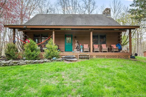 42 Browning Rd, Hyde Park, NY, 12538-3035 | Card Image