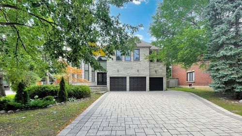 16 Crescentview Rd, Richmond Hill, ON, L4B2Z1 | Card Image