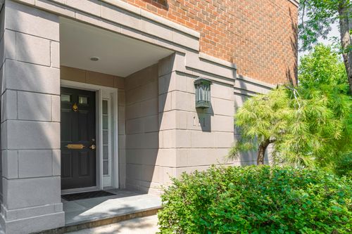111 E Laurel Ave, Lake Forest, IL, 60045-1205 | Card Image