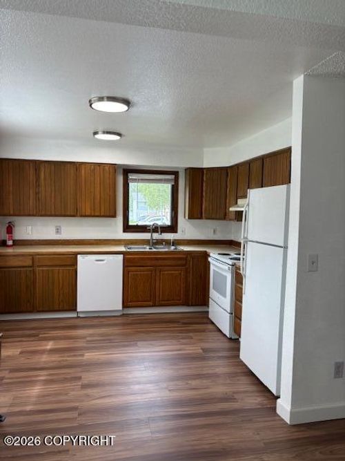 1-1180 Golden Dawn Cir, Anchorage, AK, 99515-4208 | Card Image