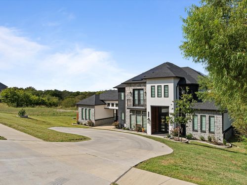 2829 Plume Ct, Cedar Hill, TX, 75104-8261 | Card Image