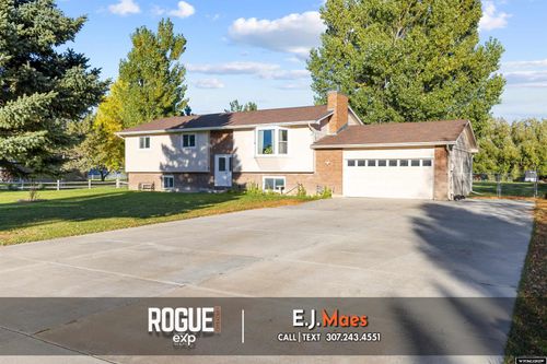 2019 N Yellow Creek Rd, Casper, WY, 82604-1706 | Card Image