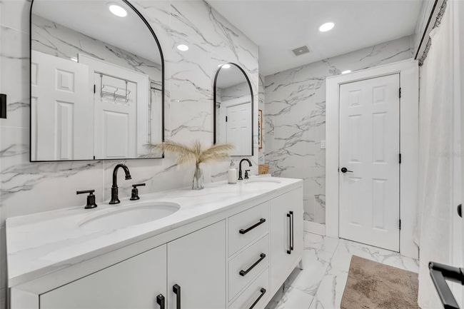 Guest Bathroom | Image 26