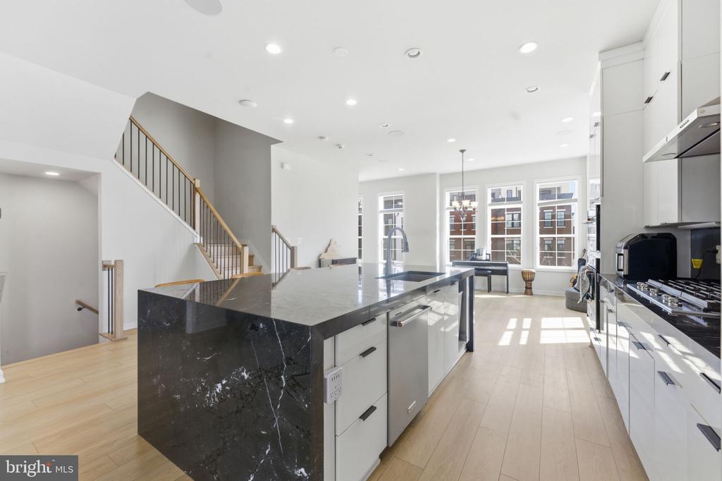 Residential in ASHBURN 5