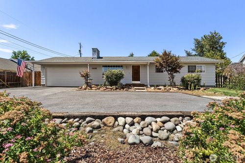 1416 S 34th Ave, Yakima, WA, 98902-4807 | Card Image