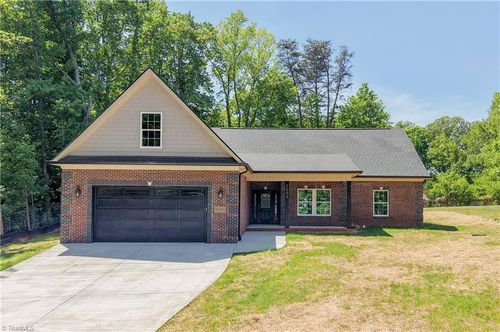 1004 Phineas Drive, Kernersville, NC, 27284 | Card Image
