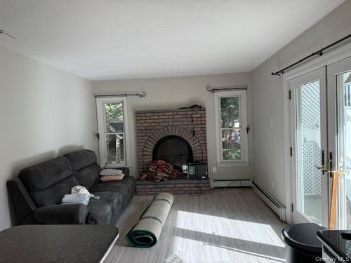 42 Old East Neck Rd, Melville, NY, 11747-2817 | Card Image